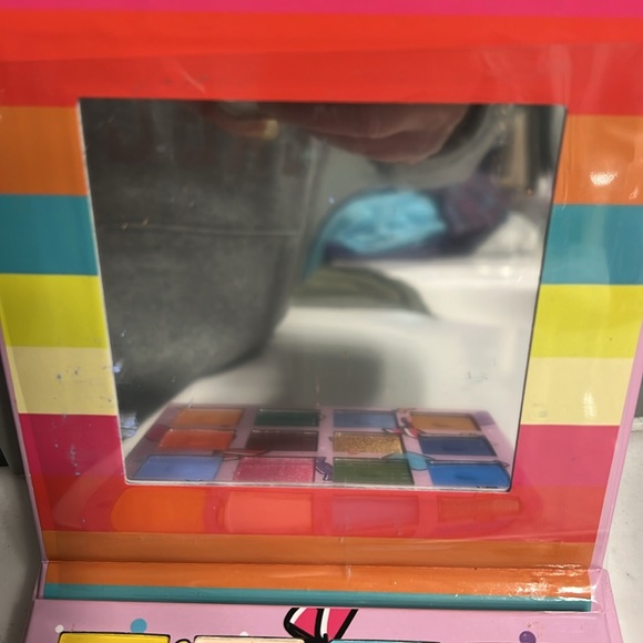 Spoiled Lips  Cosmetics piñata palette beautiful colors. New never used - Picture 6 of 8